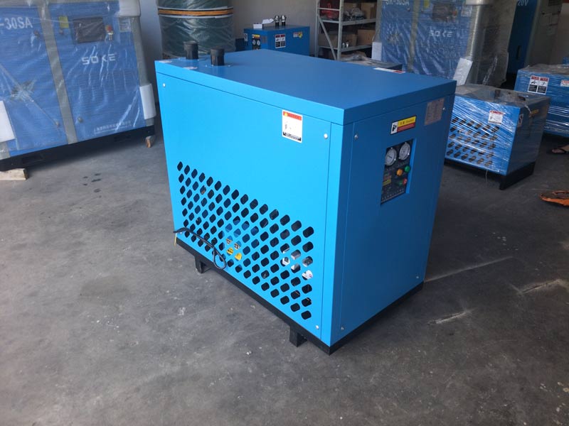 打開空氣開關(guān)，接通電源指示燈POWER（紅燈）亮